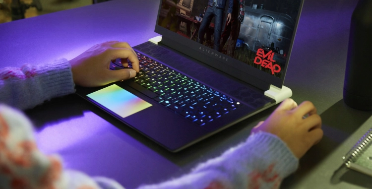 Gaming Alienware x16 R2 Ultra 9 185H 32GB 2TB SSD RTX 4090 FHD+ 480Hz Win11