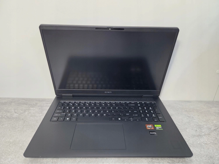 Laptop HP OMEN 17 Ryzen AI 9 365 32GB 1TB 17.3″ 144Hz RTX 5060 Win11 RGB